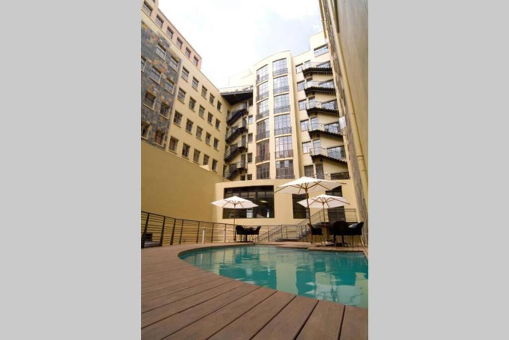 Mabungubwe Hotel Apartments - Home Away From Home ヨハネスブルグ エクステリア 写真