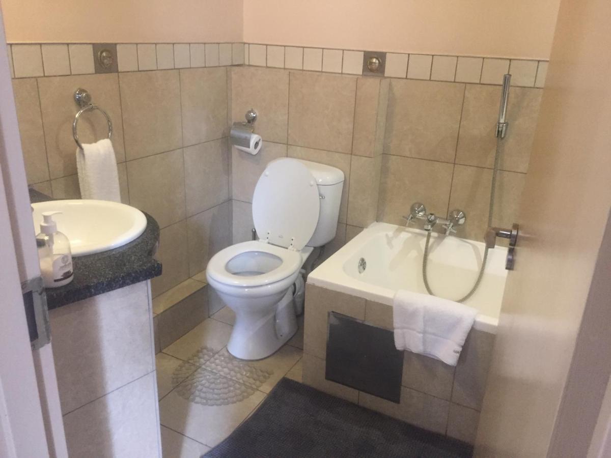 Mabungubwe Hotel Apartments - Home Away From Home ヨハネスブルグ エクステリア 写真