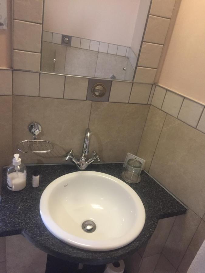Mabungubwe Hotel Apartments - Home Away From Home ヨハネスブルグ エクステリア 写真