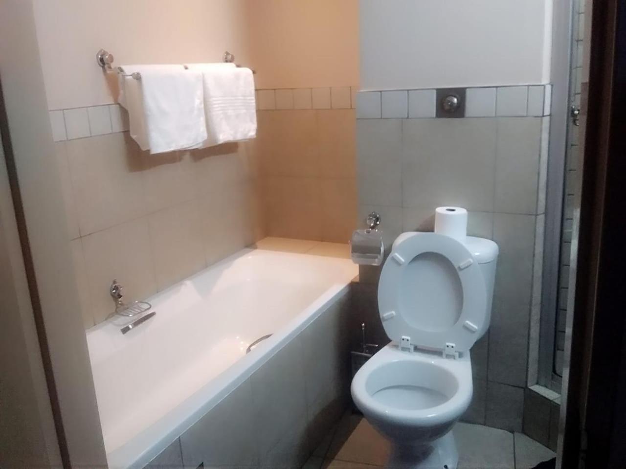 Mabungubwe Hotel Apartments - Home Away From Home ヨハネスブルグ エクステリア 写真