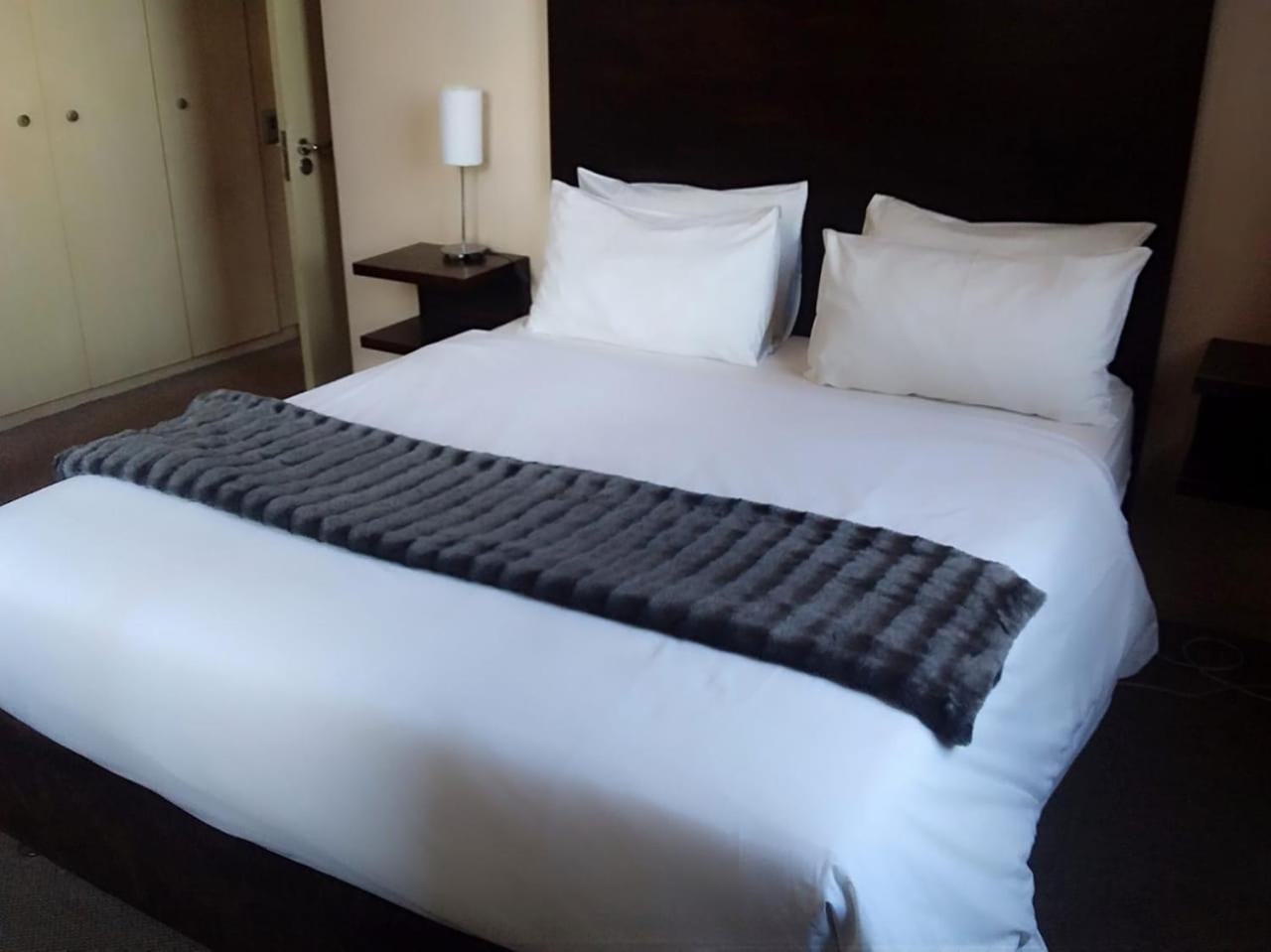 Mabungubwe Hotel Apartments - Home Away From Home ヨハネスブルグ エクステリア 写真